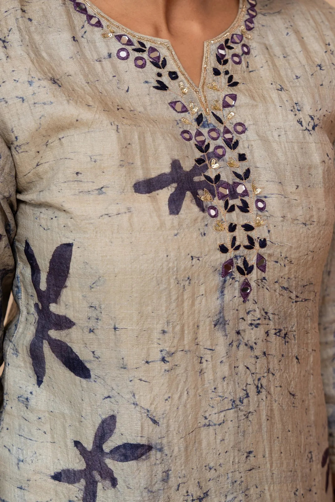Kamalini – Grey Hand Batik Tussar Silk Kurta Set with Dupatta